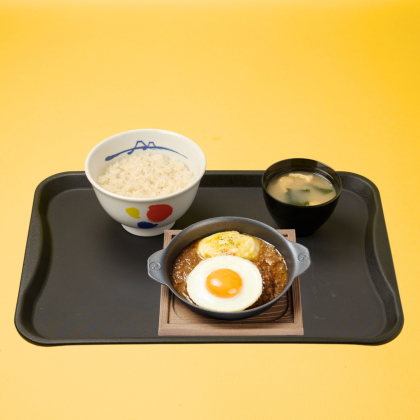 夏里亞賓漢堡排煎蛋米飯套餐